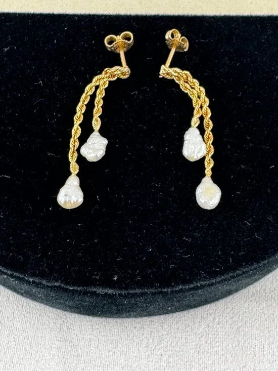 Vintage NOS from the 1980's 14 Karat Yellow Gold 2MM rope chain Drop Earrings - Picture 5 of 5